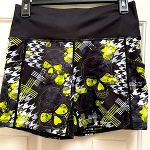 *NEW* Constantly Varied Gear (CVG) Abstract Skulls 5” Shorts - Size Small